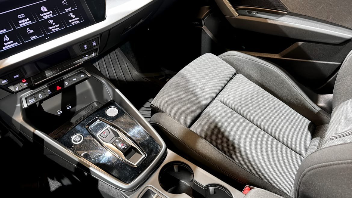 Vehicle Image 15
