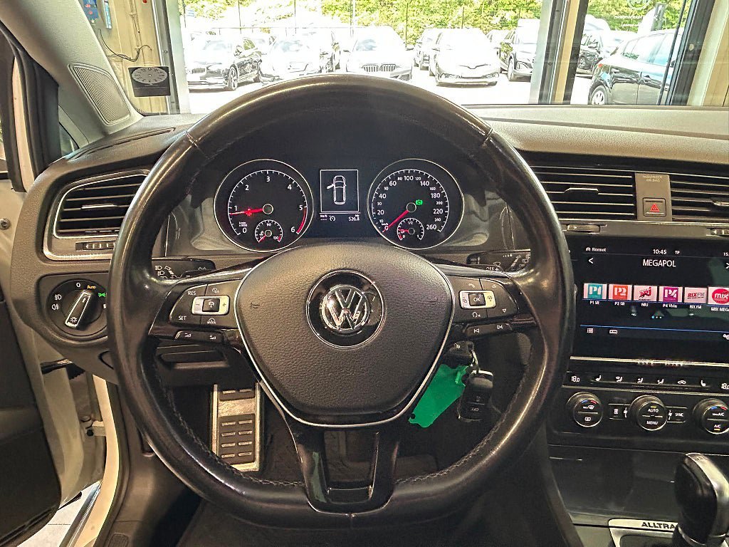 Vehicle Image 16