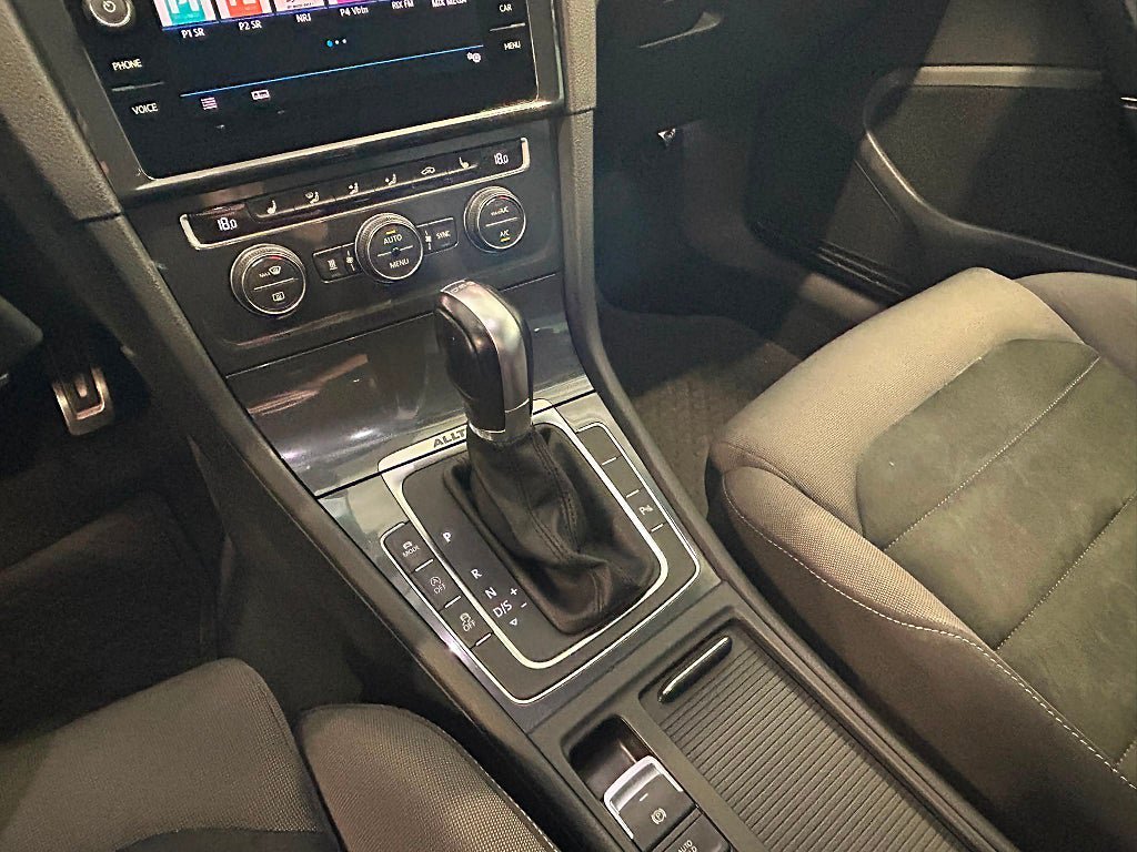Vehicle Image 17