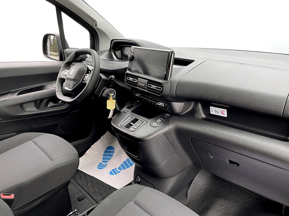Vehicle Image 14