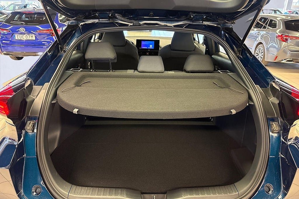 Vehicle Image 12