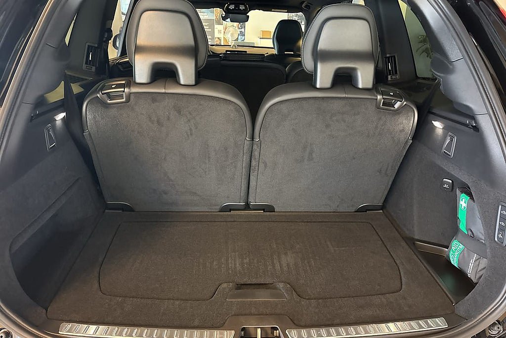 Vehicle Image 28