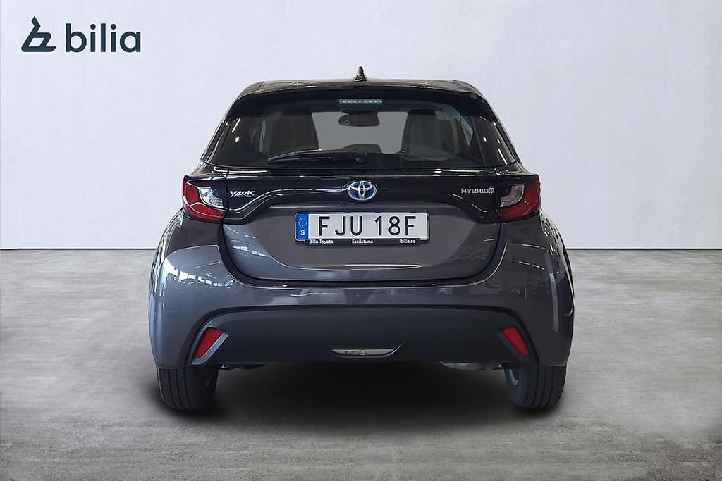 Vehicle Image 6