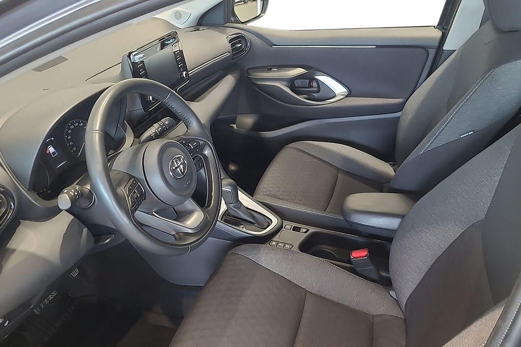 Vehicle Image 12