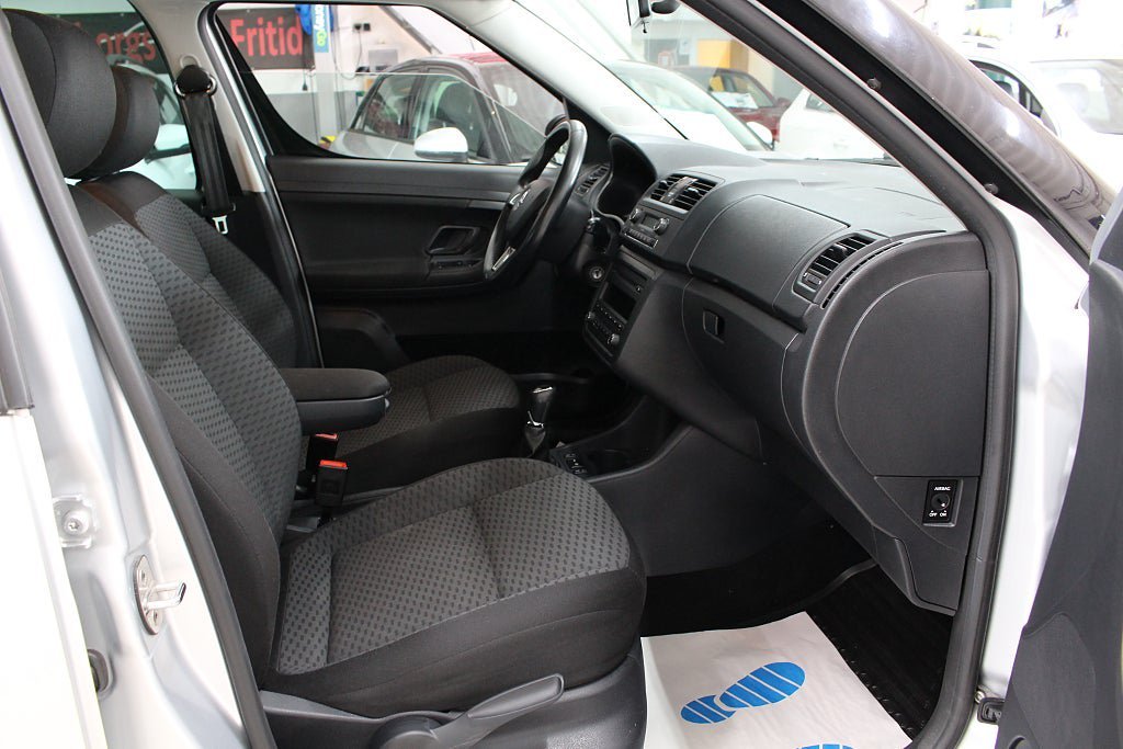 Vehicle Image 11