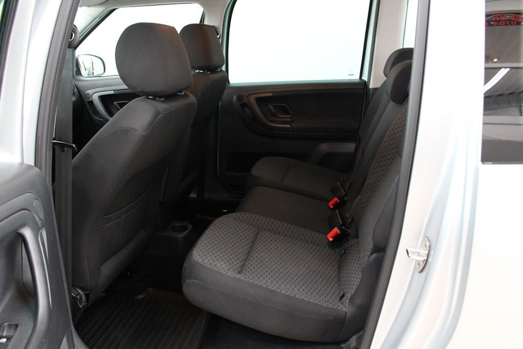 Vehicle Image 12