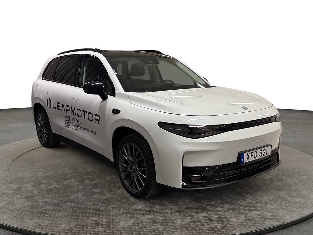 Vehicle Image 6