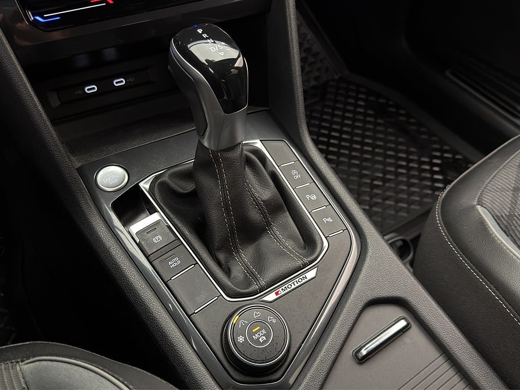 Vehicle Image 24