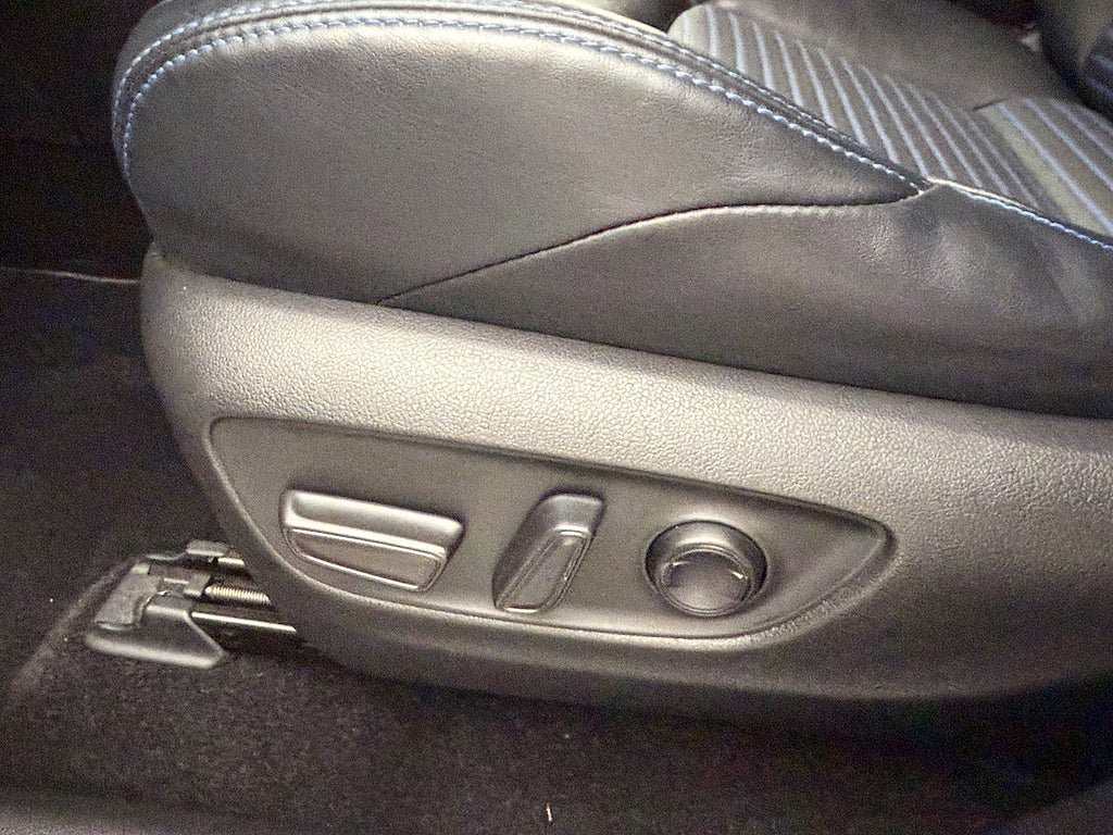 Vehicle Image 24