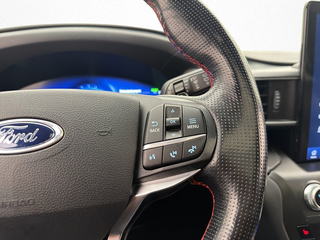 Vehicle Image 25