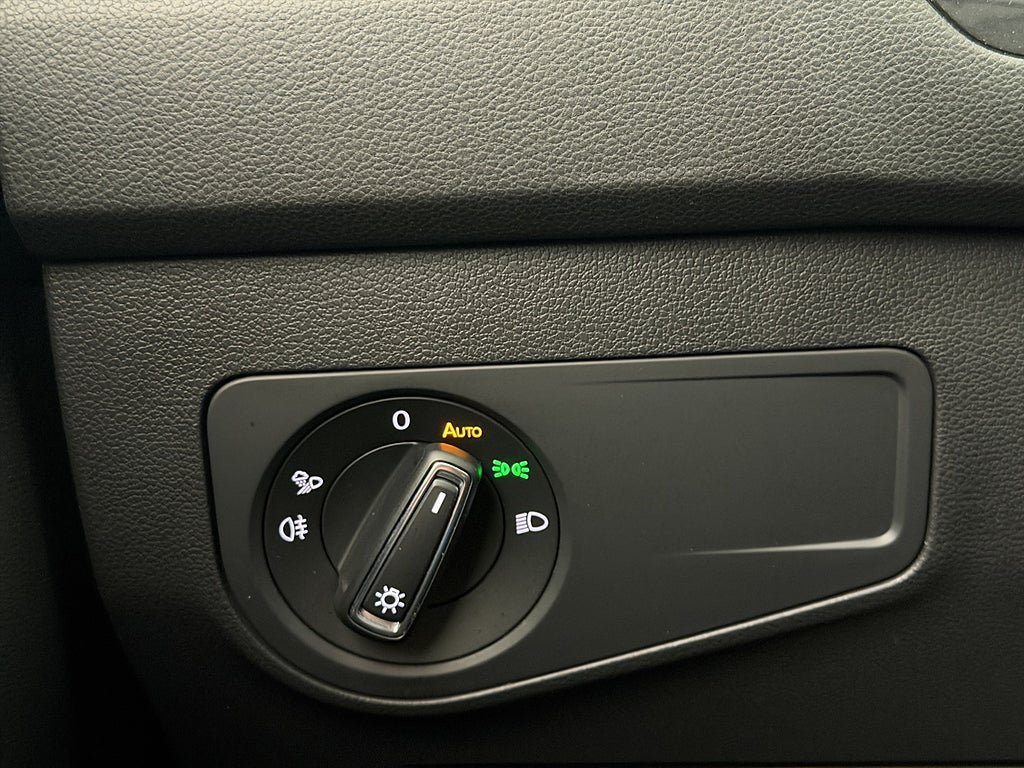 Vehicle Image 27