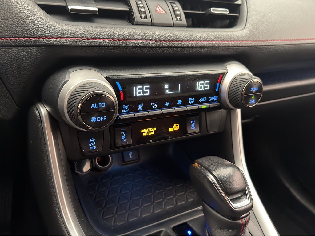 Vehicle Image 23