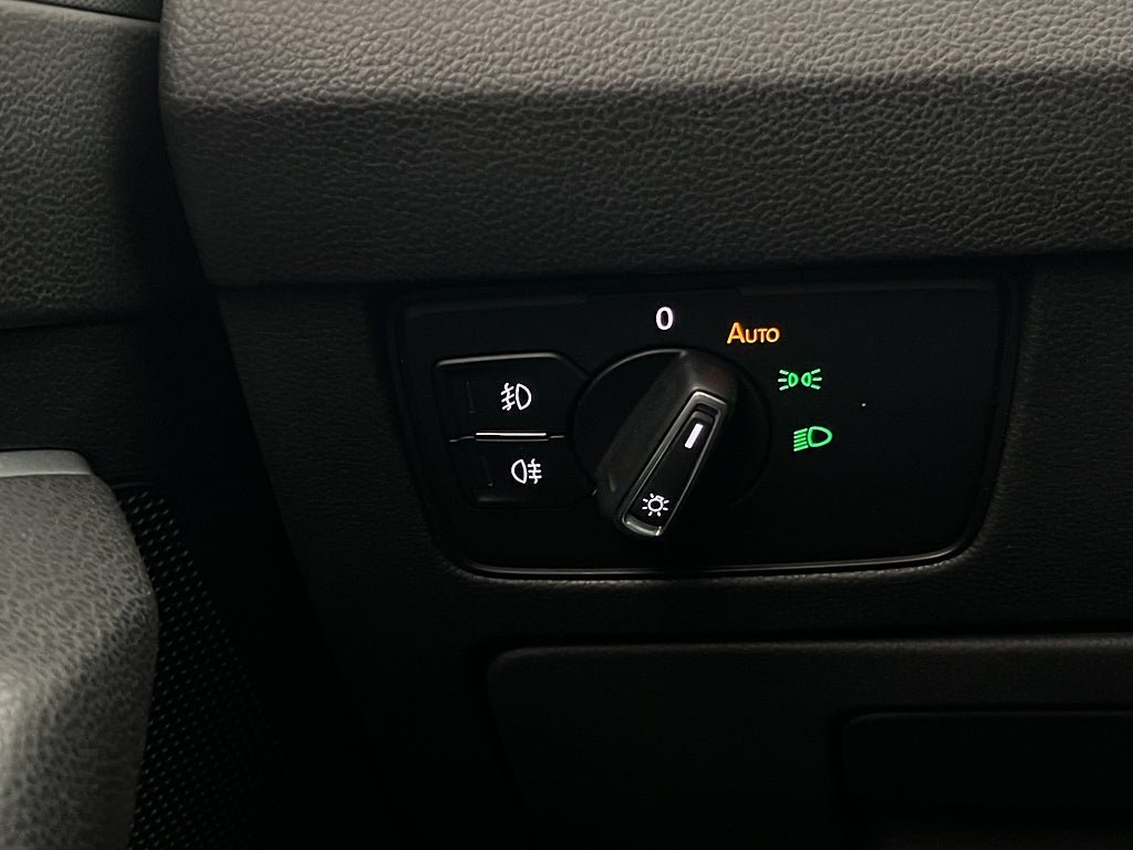 Vehicle Image 28