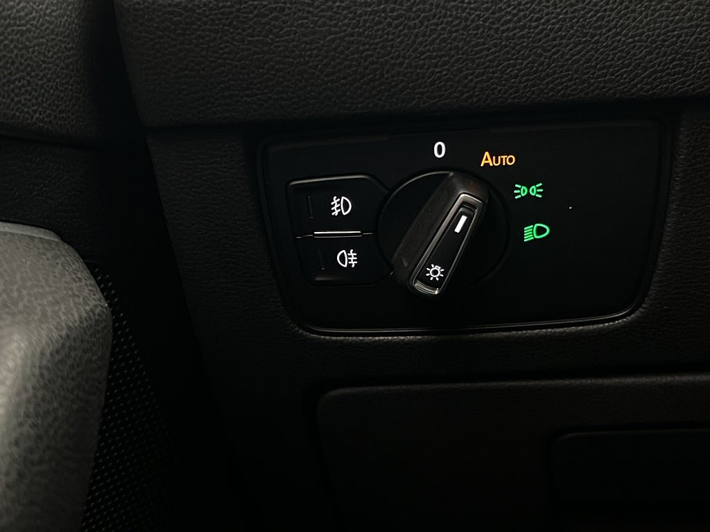 Vehicle Image 29