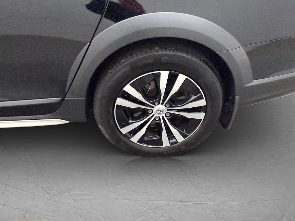 Vehicle Image 36