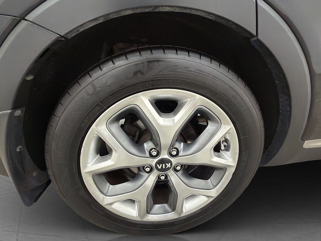 Vehicle Image 36