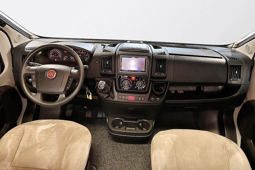 Vehicle Image 28