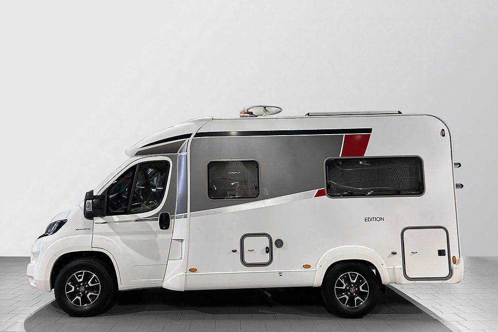 Vehicle Image 33