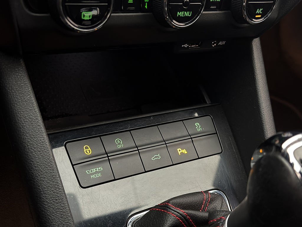 Vehicle Image 25
