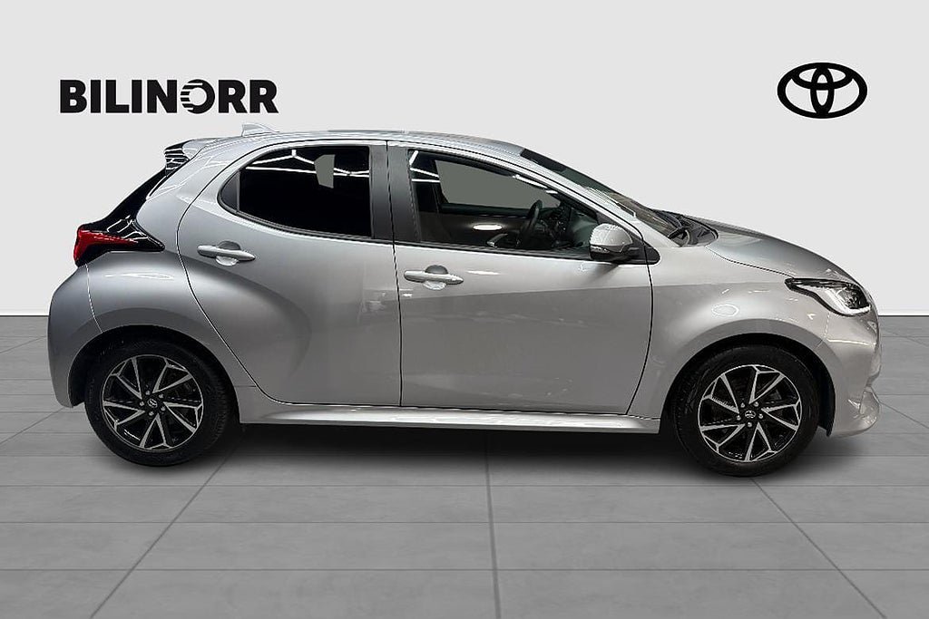 Vehicle Image 6