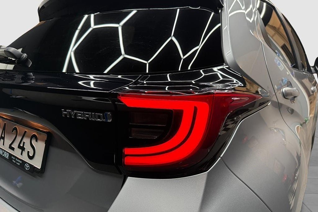 Vehicle Image 10