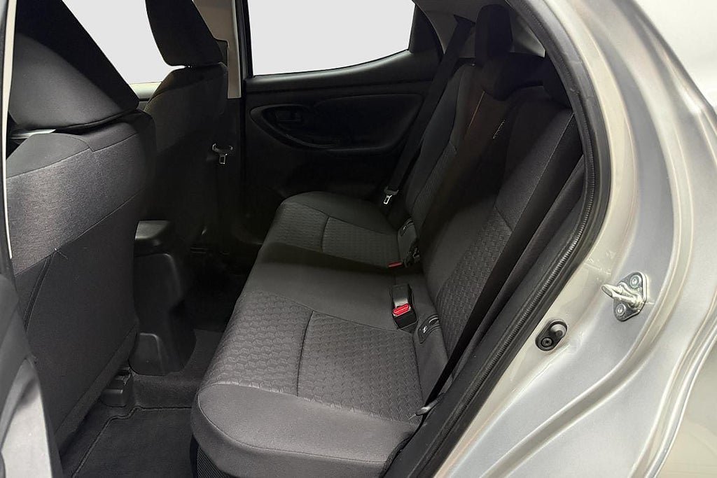 Vehicle Image 15