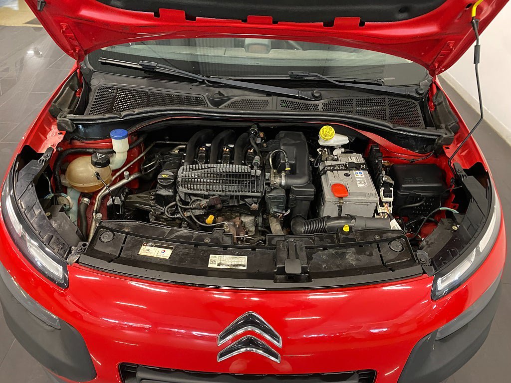 Vehicle Image 9