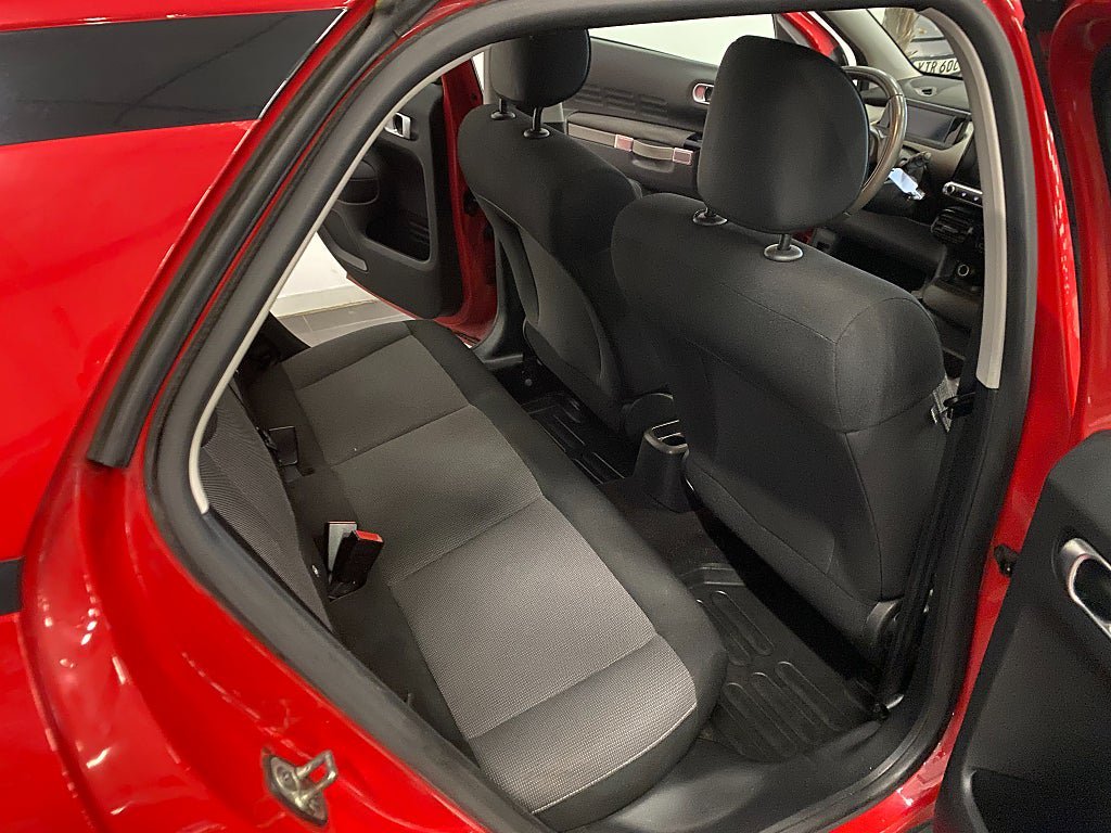 Vehicle Image 16