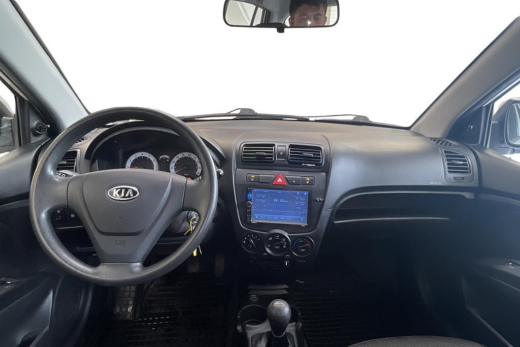 Vehicle Image 12