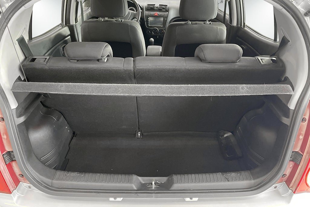 Vehicle Image 18