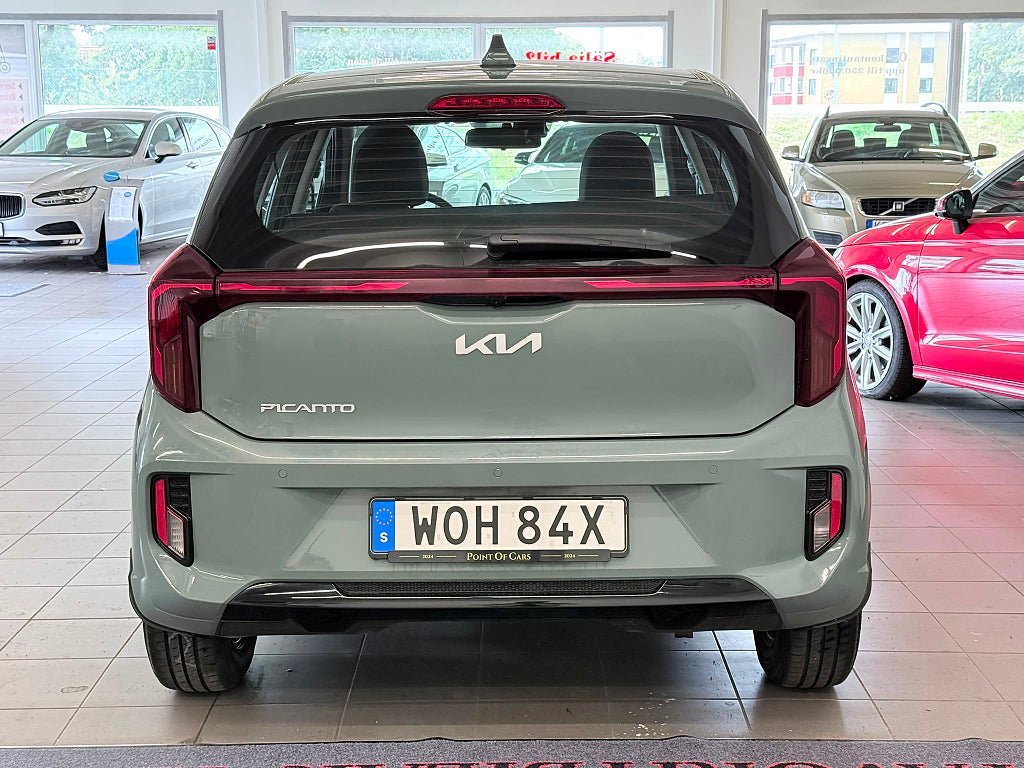 Vehicle Image 13