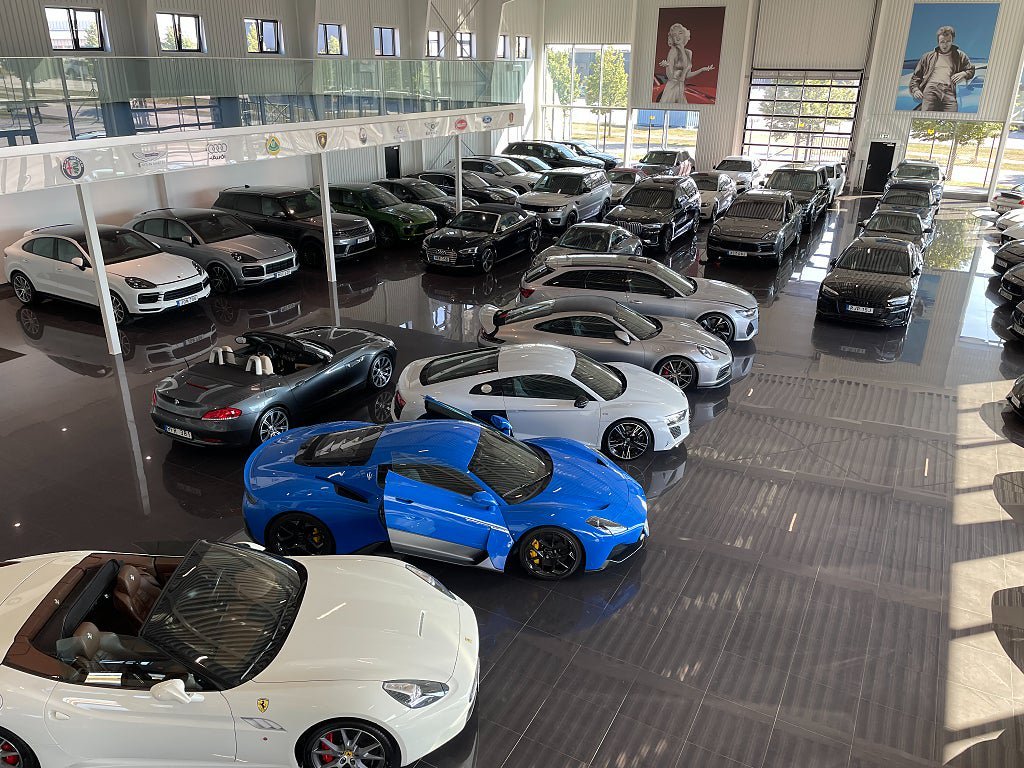 Vehicle Image 8