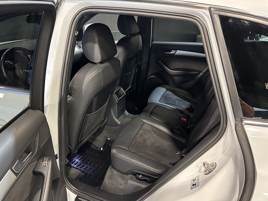 Vehicle Image 17