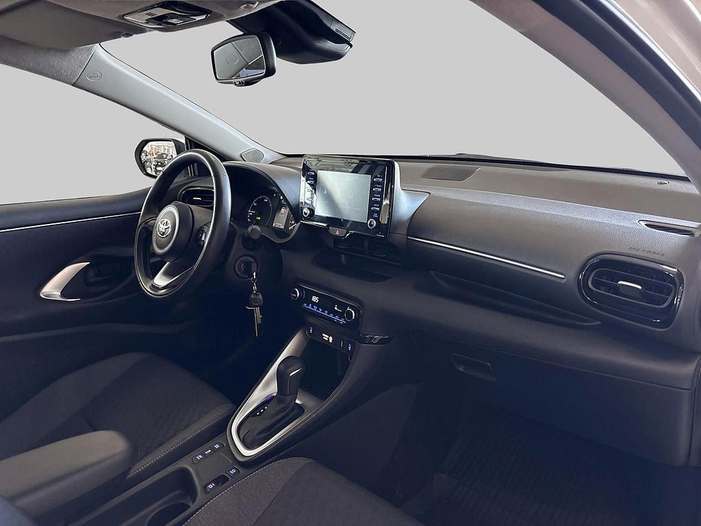 Vehicle Image 10