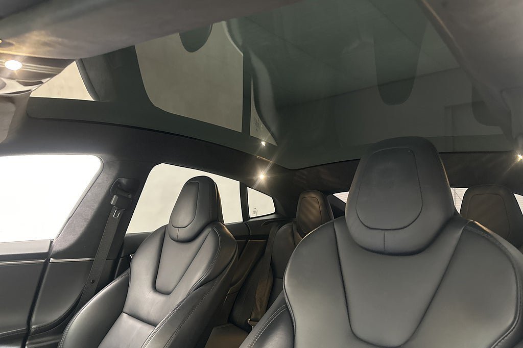Vehicle Image 21