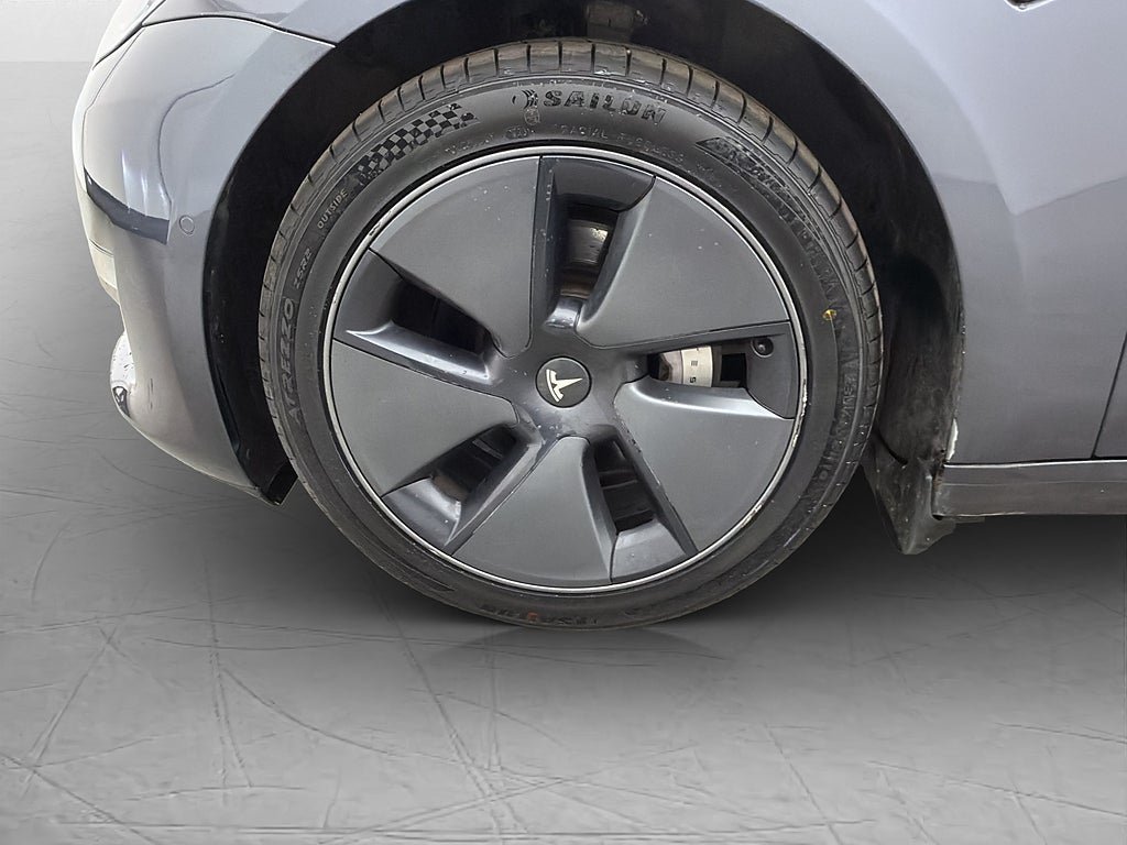 Vehicle Image 35