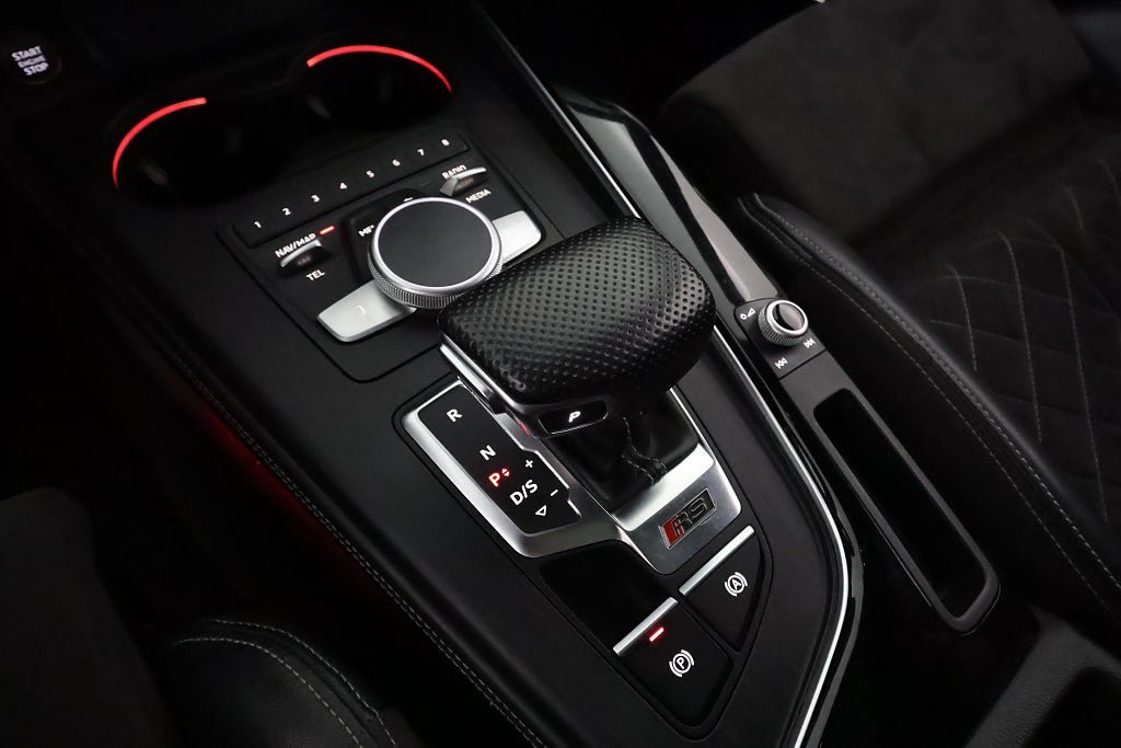 Vehicle Image 38