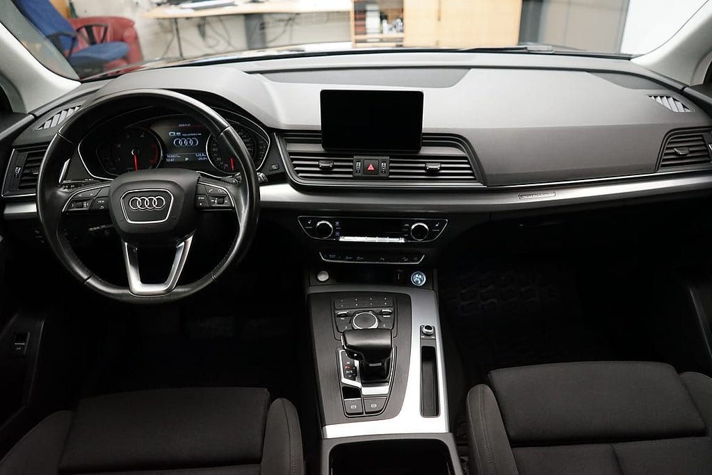 Vehicle Image 6