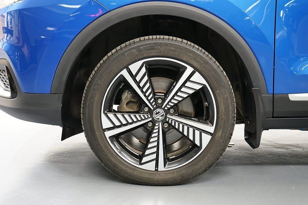Vehicle Image 17