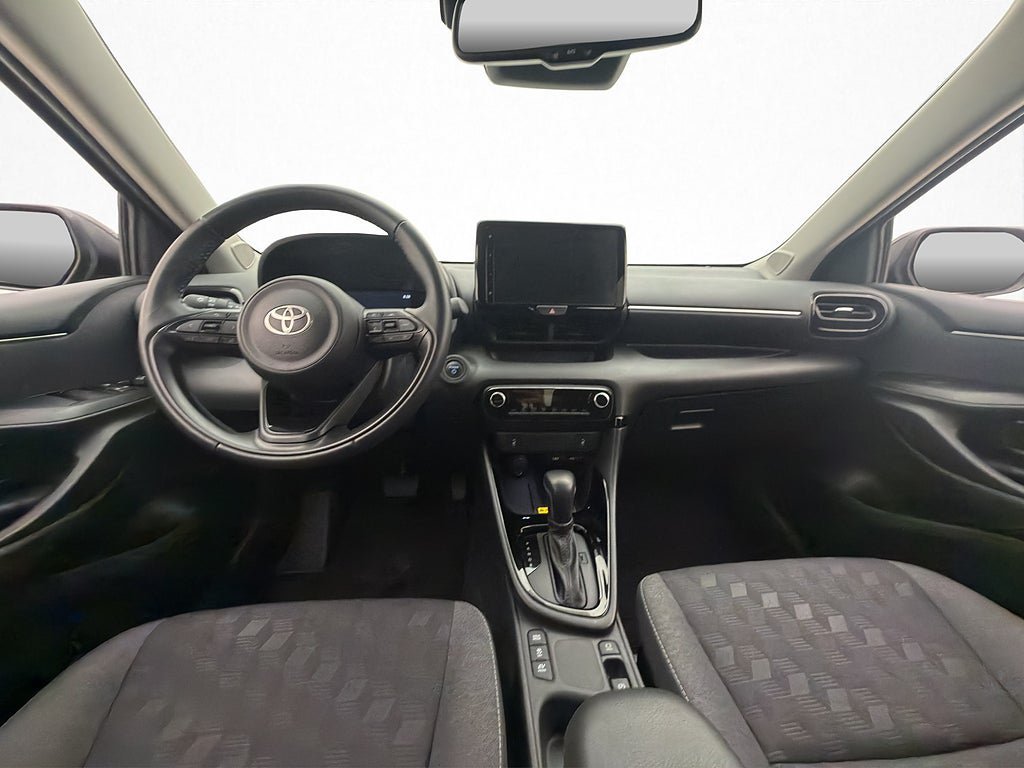 Vehicle Image 12