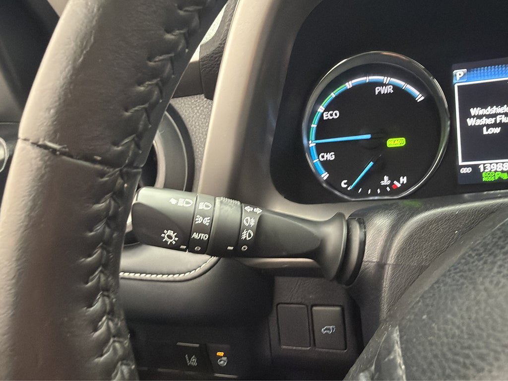 Vehicle Image 16