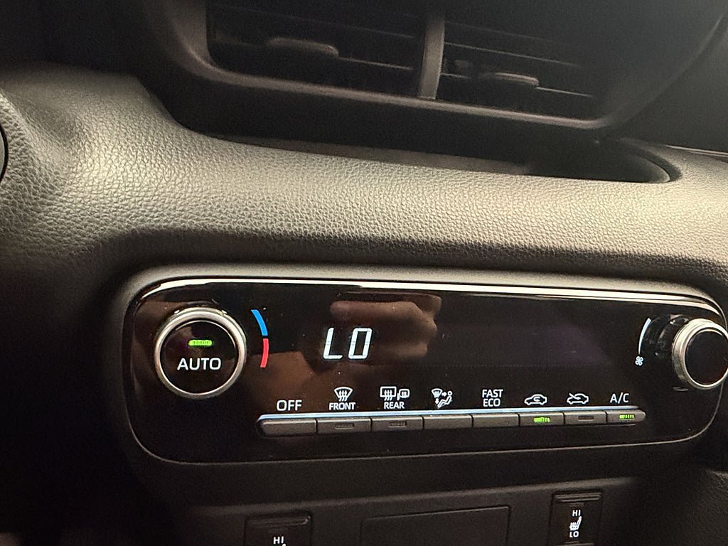 Vehicle Image 24