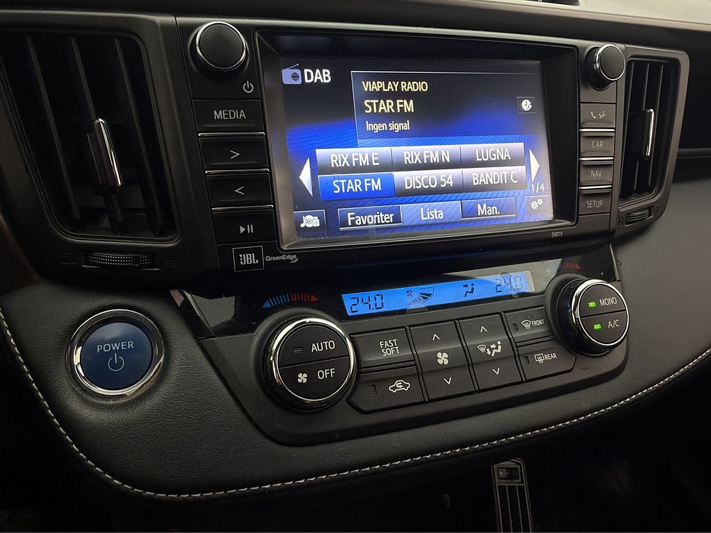 Vehicle Image 25