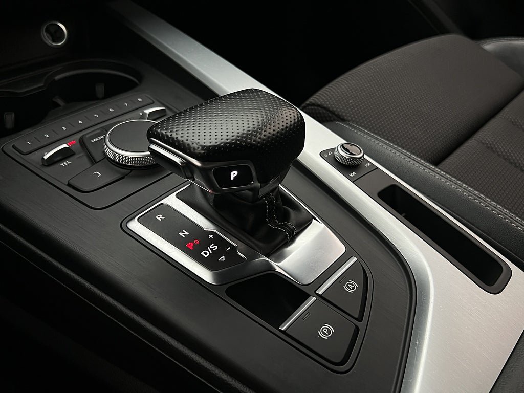Vehicle Image 24