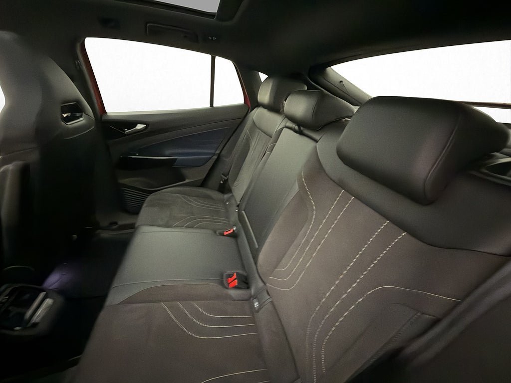 Vehicle Image 33