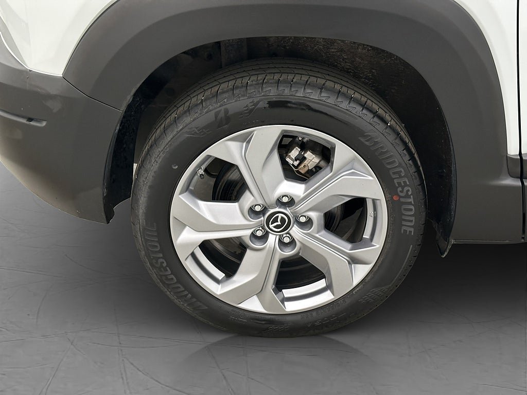 Vehicle Image 32