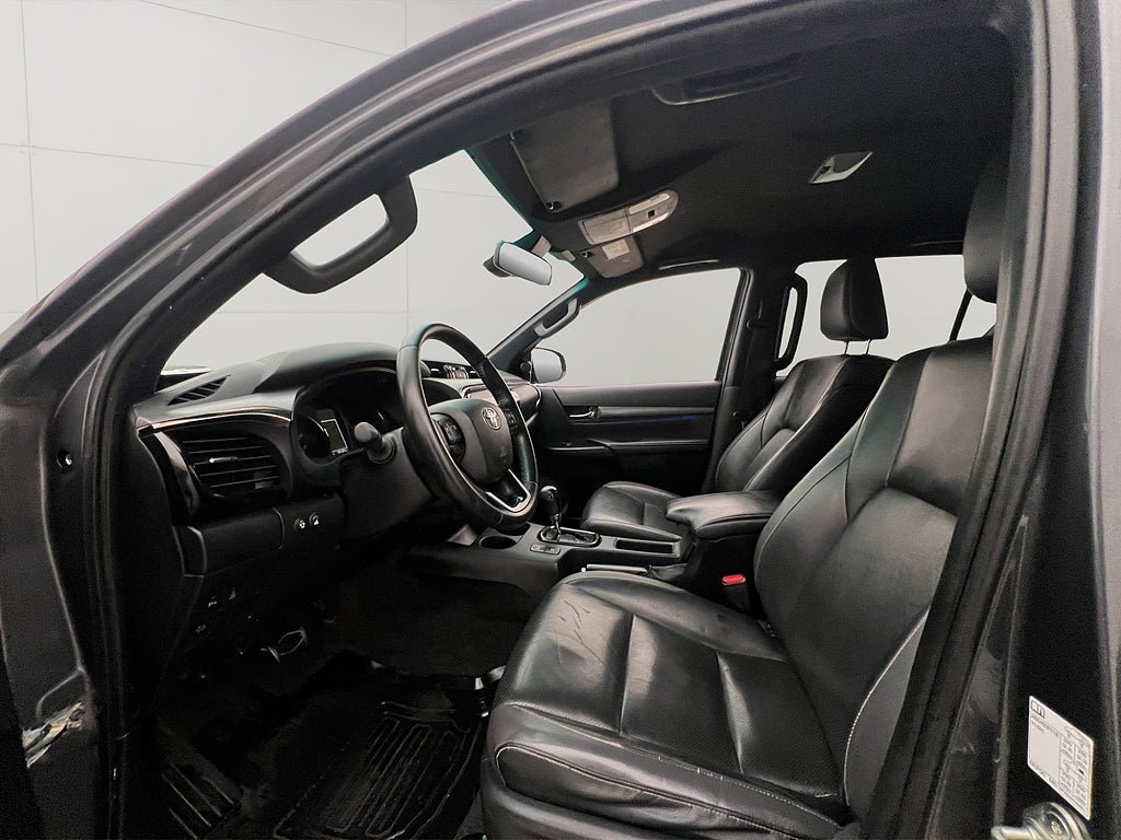 Vehicle Image 17