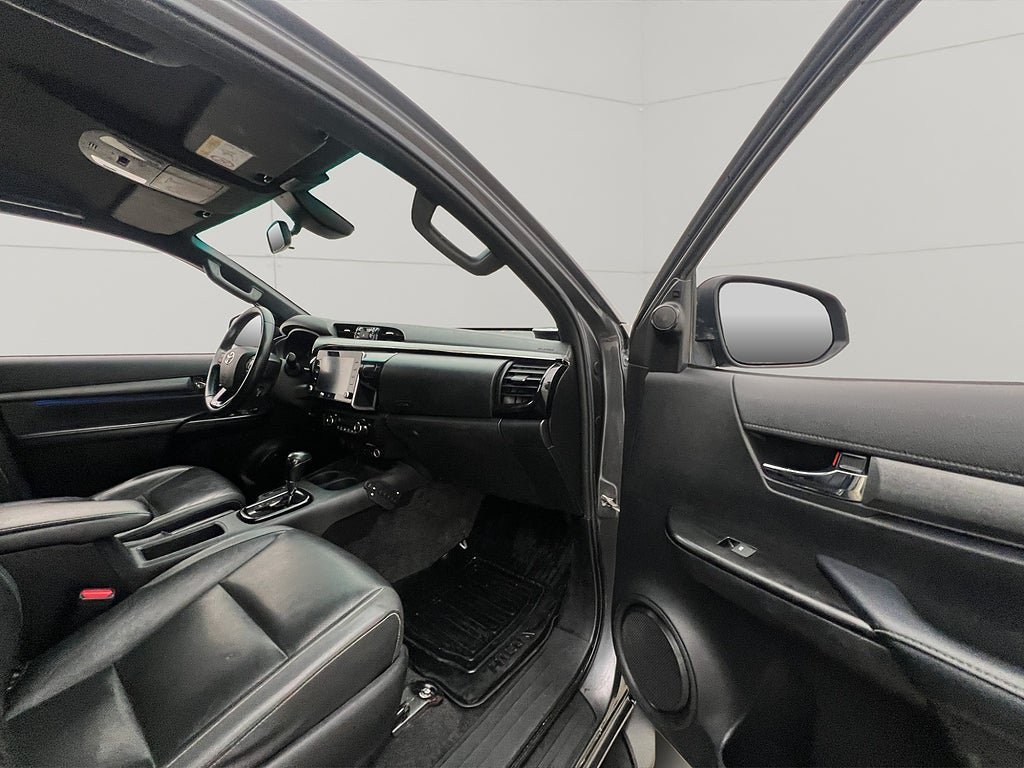 Vehicle Image 30
