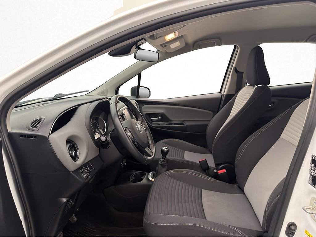 Vehicle Image 11