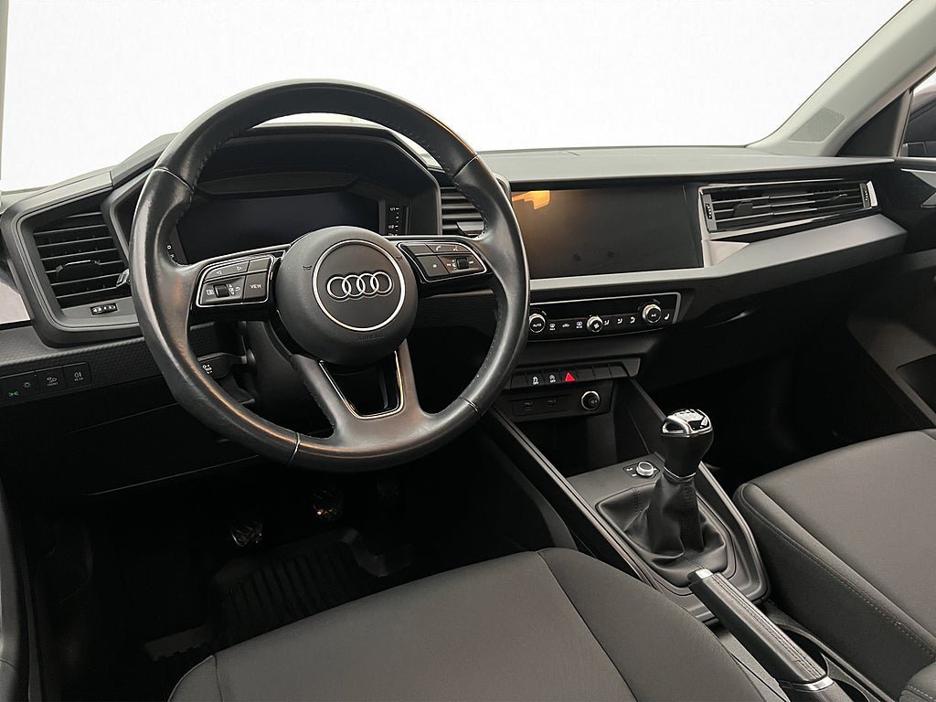 Vehicle Image 12